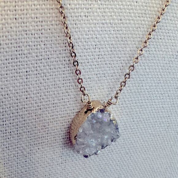 LUNA NORTE Druzy Quartz Necklace Gold tone Chain Minimalist - Picture 1 of 11